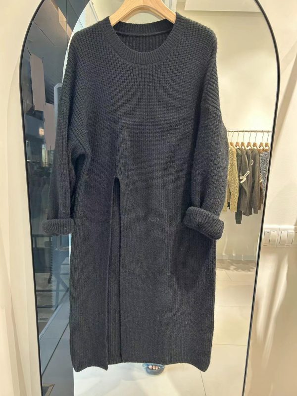 Korean version languid loose knit dress women's autumn and winter new side slit design sense mid-length pullover sweater - Image 5