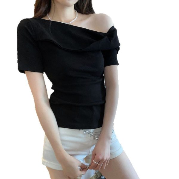 Korean style spicy girl twisted pleated design diagonal shoulder short sleeved T-shirt for women 2025 summer new slim fit pure desire off shoulder top - Image 5