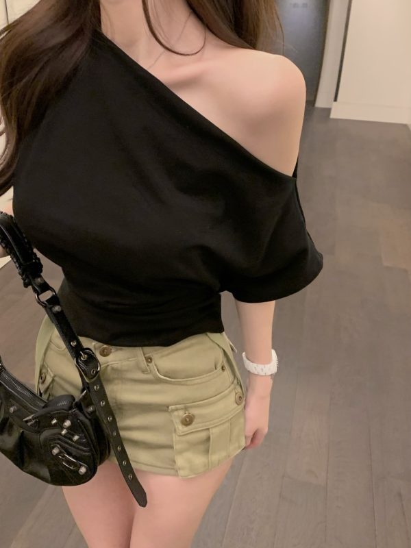 【 Manufacturer's source spot straight delivery 】 Niche T-shirt women's summer short style off shoulder sexy slim fit short sleeved top - Image 3