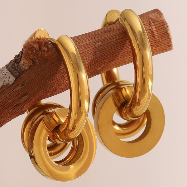 European and American fashion temperament niche geometric versatile earrings stainless steel plated 18K gold simple three ring pendant earrings for women - 图片 4