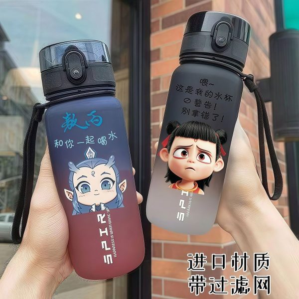 ナココップ魔童海水通学食品級プラスチックカップ夏に水コップを直接飲む男女学生がコップを手にする - 图片 2