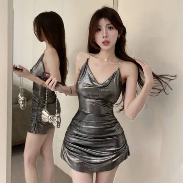 ナイトクラブのセクシーなワンピースバーバンジーネットのお年玉ヒップの短いスカートウエストギャザーのギャル首掛けの背中のサスペンダースカート - 图片 3