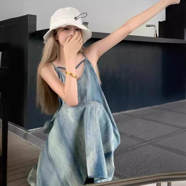 2025フレンチ染めキャミソールワンピース女性夏のゆったりとした気だるい風三亜海辺リゾートビーチのロングスカート